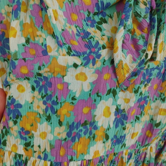 Patrons of Peace | floral print crop - Picture 6 of 7